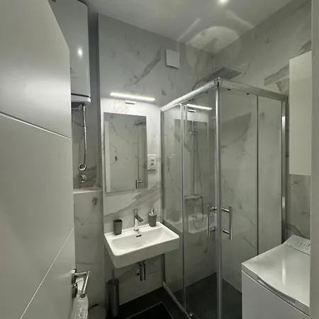 Lux Downtown Apartment
