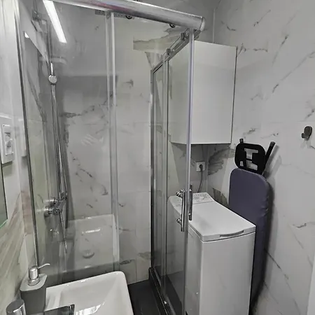 Lux Downtown Apartment